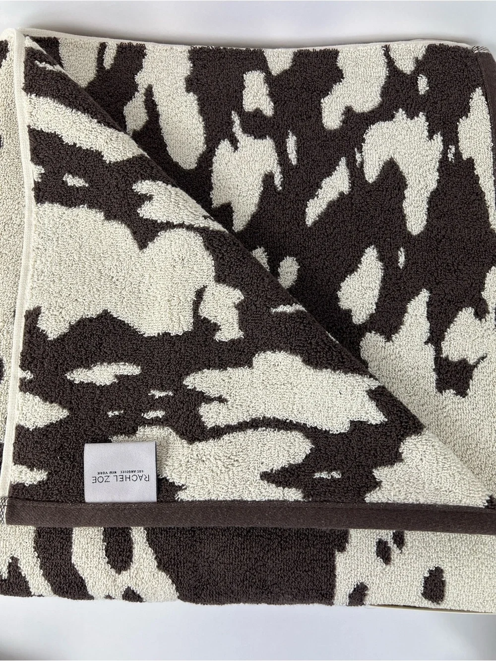 Rachel Zoe Bath Towel Set Brown and Cream Cow-Print Soft Cotton 2 Pc Set NEW